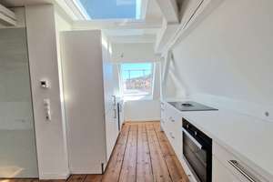 Exklusive Dachgeschoss-Maisonette in Stuttgart-Mitte – Mit großzügigem Balkon und Panoramablick – Die vollständige Adresse der Immobilie erhältst du vom Anbieter., 70182 Rathaus, Stuttgart – Vorschaubild 4
