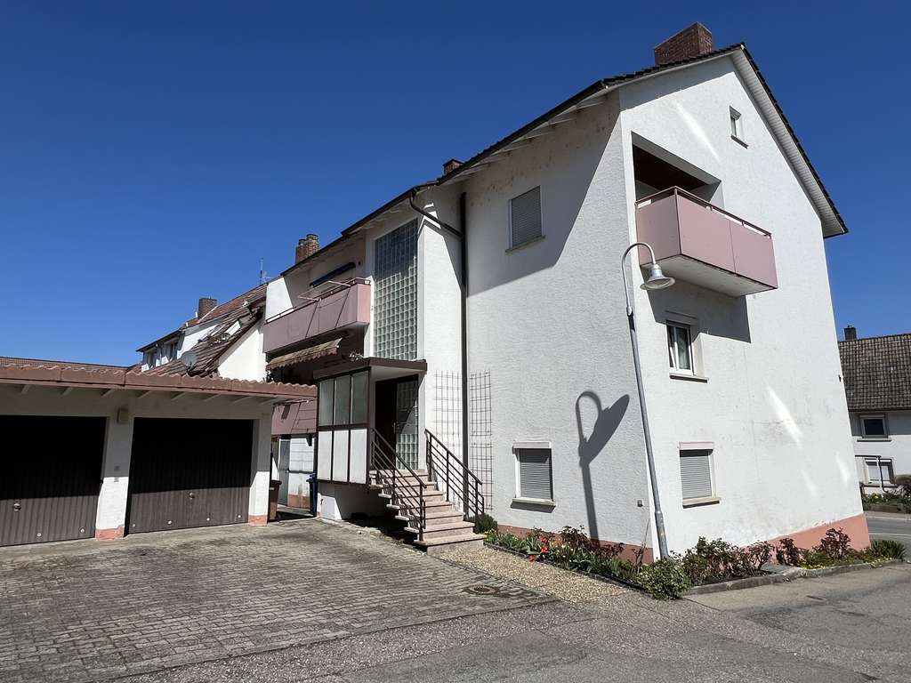 *SEESICHT*
Mehrfamilienhaus mit 4 Wohnungen in KN-Litzelstetten mit zusätzlicher Ausbaureserve