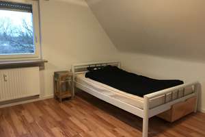 3-Zi. Whg. S-Zuffenhausen, komplett modern möbliert – Im Salzweg 78, 70439 Zuffenhausen-Frauensteg, Stuttgart – Vorschaubild 3