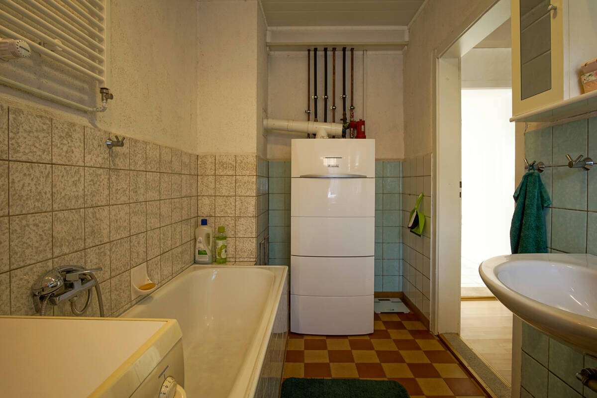 Immobilie in Niemegk - Großes Einfamilienhaus mit Ausbaupotenzial sucht neue Bewohner. - Bild 1