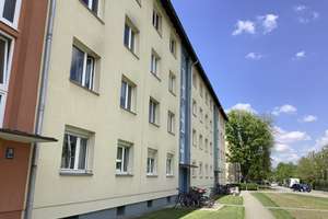 Ganz oben: Erstbezug nach Kernsanierung, gut geschn. 2,5 Zi. Whg. mit Wohnküche – Dauthendeystr.  32, 81377 Am Waldfriedhof, München – Vorschaubild 2