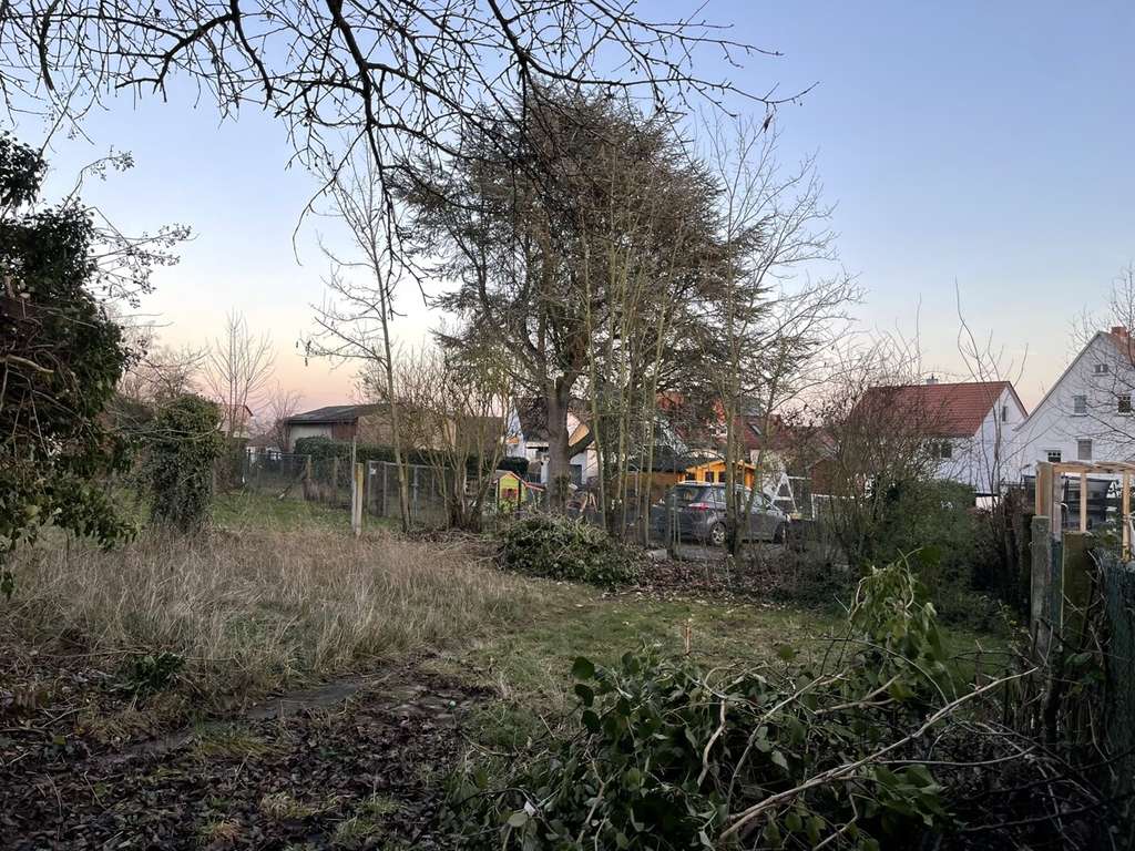 Immobilie in Wetzlar - 35582 Wetzlar-Dutenhofen

Wohnhaus mit Garage und Garten - Bild 2