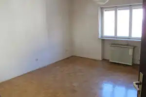 *Mitten im Zentrum*
Solides freistehendes Wohn- und Geschäftshaus mit Anbau, Garten und Garage – Altötting (Kreis) – Vorschaubild 12