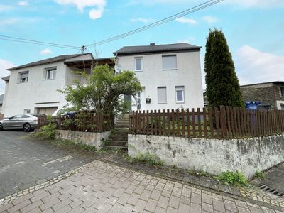 Schönes renoviertes 2 Familienhaus
