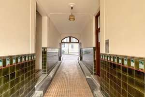 Innenstadtnahes Zinshaus! Solide Investition – Stilvolles Mehrfamilienhaus mit 10 WEH und einer GWE – Die vollständige Adresse der Immobilie erhältst du vom Anbieter., 24937 Exe, Flensburg – Vorschaubild 3