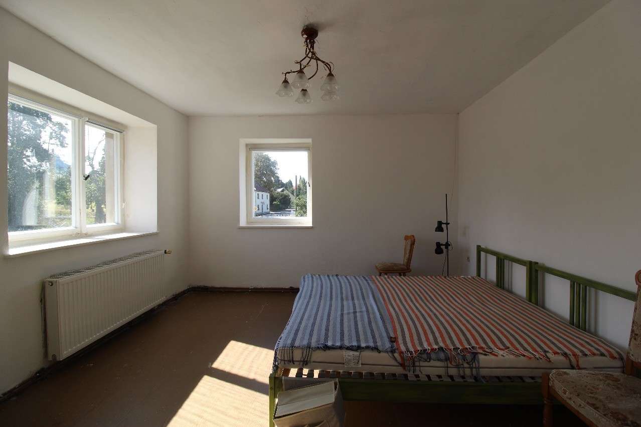 Immobilie in Penig - Wohnhaus mit Nebengebäude zum grundlegenden Ausbau - Bild 0