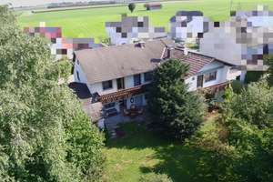 Viel Raum für Ihre Ideen: Zweifamilienhaus mit Einliegerwohnung & 1.000 m² Garten – Die vollständige Adresse der Immobilie erhältst du vom Anbieter., 86860 Jengen – Vorschaubild 1