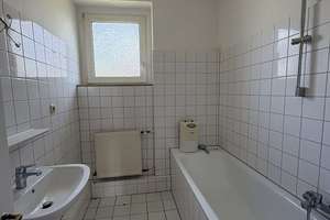 Schöne Zwei-Zimmer-Wohnung mit Altbau-Charme in Krefeld – Müller-Brüderlin-Straße 28, 47803 Kempener Feld/Baackeshof, Krefeld – Vorschaubild 8