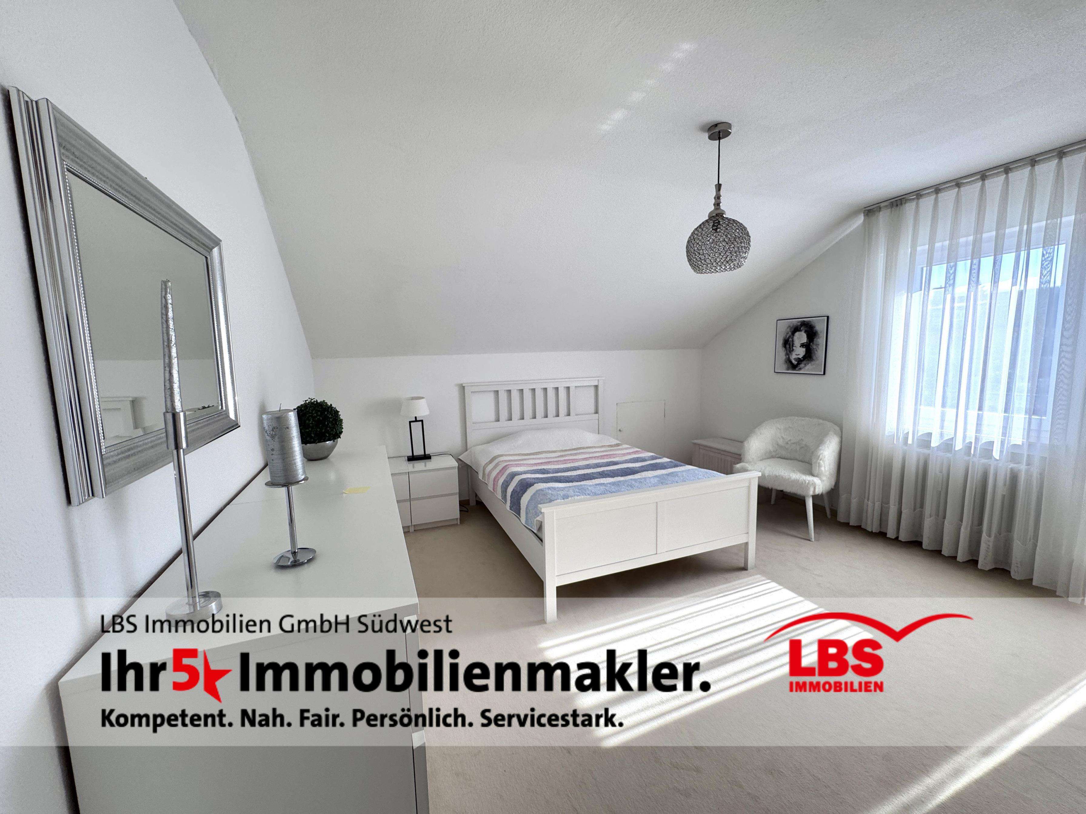 Immobilie in Muggensturm - Ein echtes Juwel in beliebter Wohnlage!
-Exklusives Zweifamilienhaus  mit grüner Wohlfühloase-

 - Bild 1