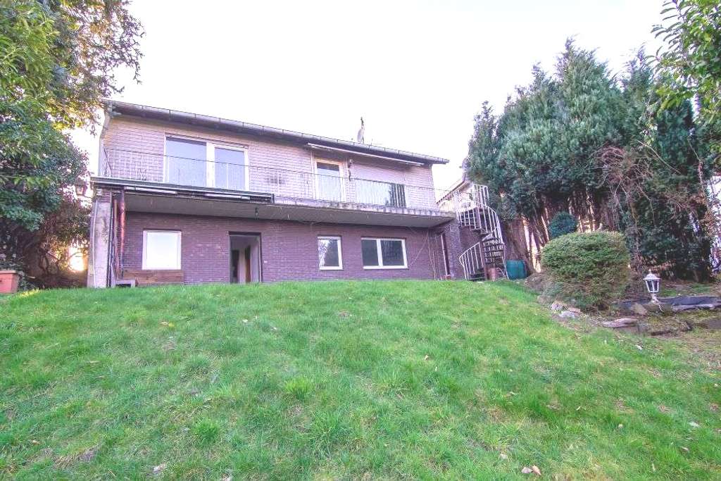 Immobilie in Odenthal - DIESES HAUS SUCHT KEINEN PERFEKTIONISTEN - SONDERN EINEN VISIONÄR - Bild 1