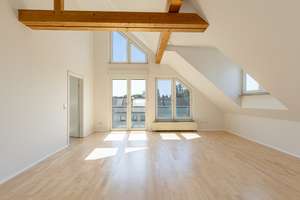 Hohe Decken, kleine WEG, neue Heizung - schöne Dachgeschosswohnung in Seckbach – 60389 Seckbach, Frankfurt am Main – Vorschaubild 4