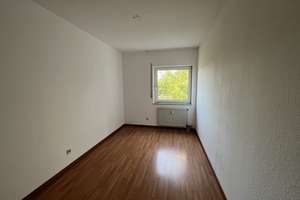 Freundliche und lichtdurchflutete 3 Zimmer-Wohnung mit Balkon in bester Lage zum UKGM, Wingertshe... – Wingertshecke 7, 35392 Gießen-Süd, Gießen – Vorschaubild 4