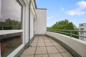 3 Zimmer-Wohnung in Riedenberg- Ruhige, grüne Lage, 2 Balkone & Tiefgarage und Einbauküche inklusive – 70619 Riedenberg, Stuttgart – Vorschaubild 9