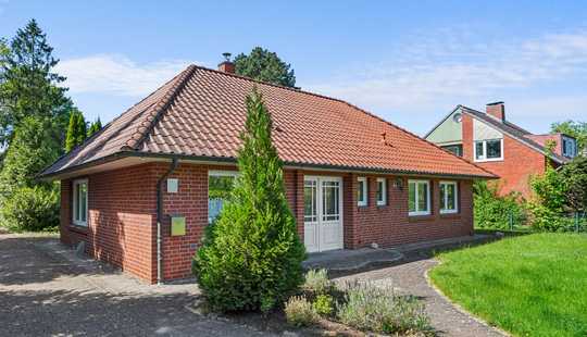 Bild von Zeitloser Viebrock-Bungalow mit Wärmepumpe in familienfreundlicher Lage und sonnigem Garten