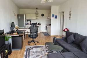 Striesen-Süd: 2-Zimmer-Wohnung mit Balkon und Einbauküche