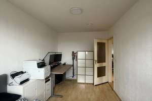 3-Zimmer-Wohnung mit Süd-Balkon und Blick ins Grüne in München-Feldmoching – Franz-Fackler-Straße 12-14, 80995 Lerchenau-West, München – Vorschaubild 11