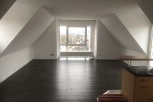 Wuppertal-Cronenberg: Helle 2,5-Zimmer-Wohnung mit praktischem Schnitt