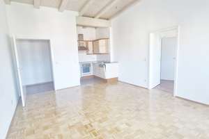 Dachgeschosswohnung in Stadtfeld Ost