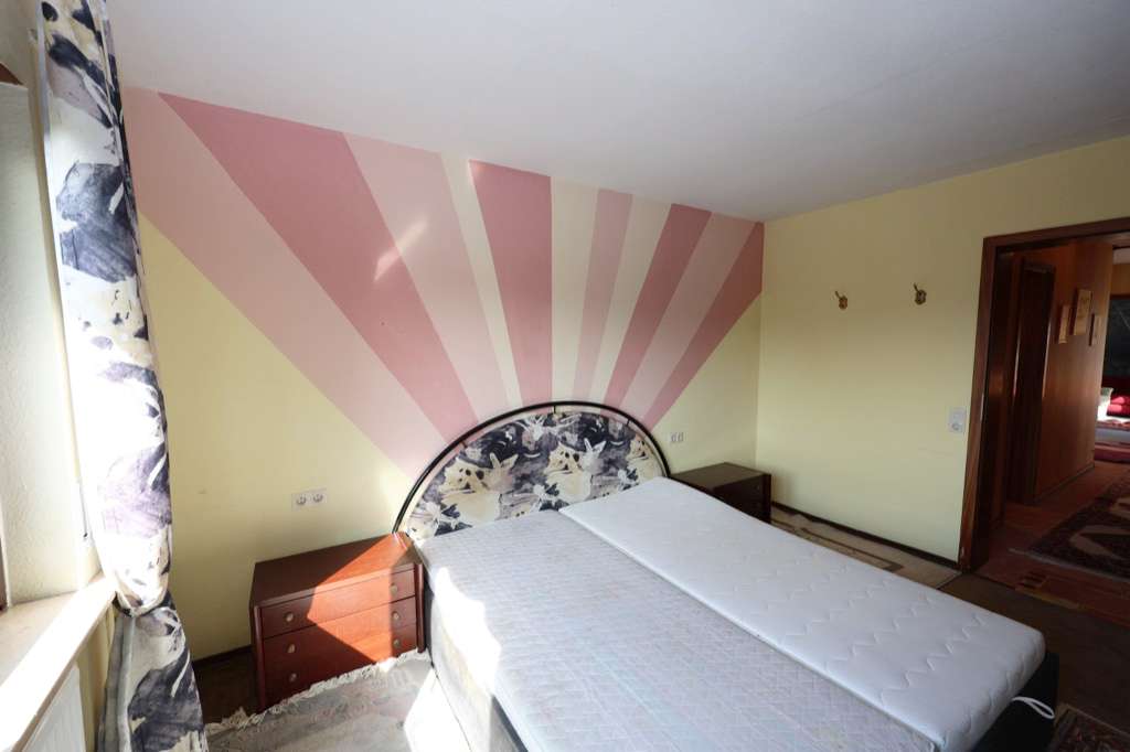 Immobilie in Freiberg am Neckar - Sofort beziehbar: 4,5 Zimmer-Penthousewohnung mit großer Dachterrasse und Garage - Bild 1