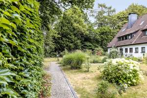 Idyllisch im Grünen! Knapp 155 m²  Einfamilienhaus mit Modernisierungsbedarf und Ausbaupotential – Die vollständige Adresse der Immobilie erhältst du vom Anbieter., 45149 Haarzopf, Essen – Vorschaubild 2