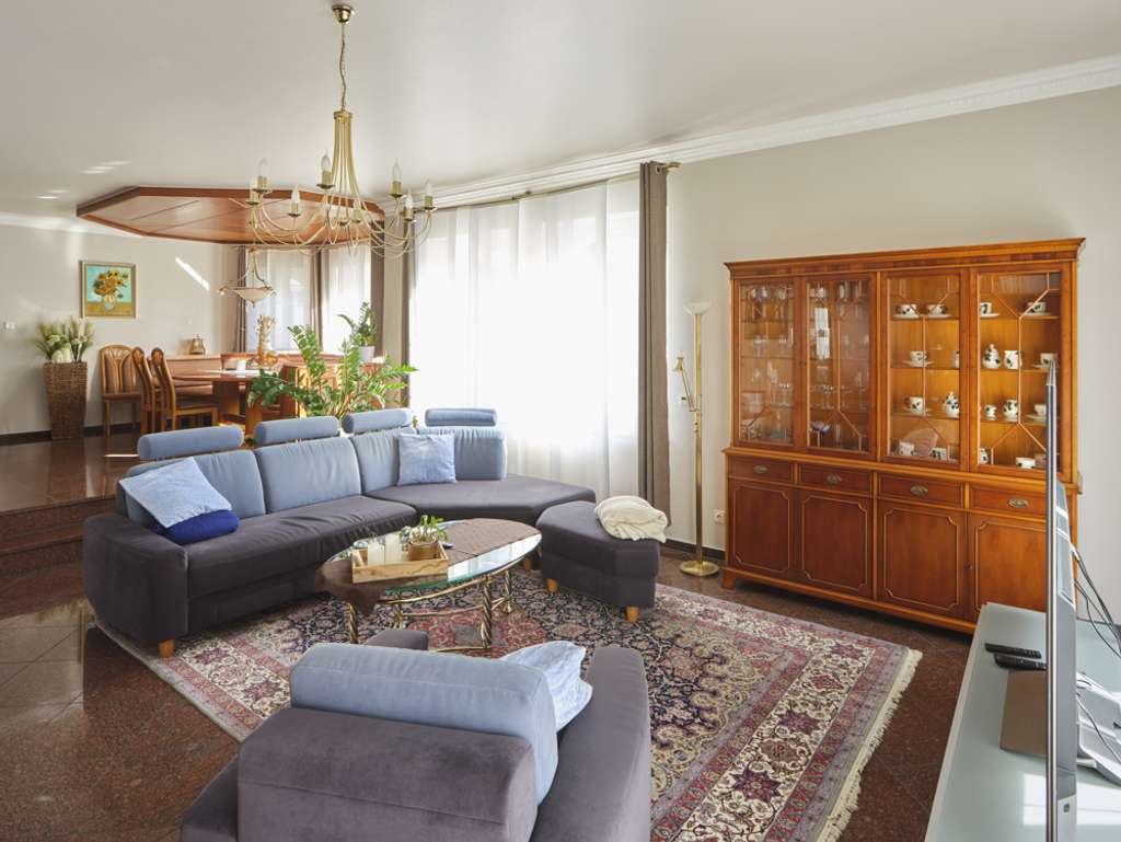 Immobilie in Seligenstadt - Großzügiges Zweifamilienhaus mit Garten, Terrasse & Balkon in begehrter Lage von Seligenstadt - Bild 3