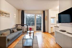 Stilvolles City-Living – 1-Raum Apartment mit Aufzug und Balkon
