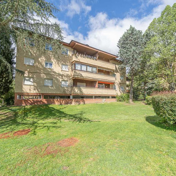 IMMOBILIEN „HOGARES EL ESCORIAL“ VERKAUFT DIESE SPEKTAKULÄRE WOHNUNG MIT POOL IN EL ESCORIAL - LOS A
