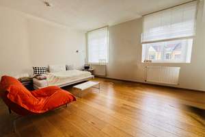 *PROVISIONSFREI* Stilvolle, komplett sanierte 3,5 ZKB, ca. 125 qm,Balkon, BULTHAUPTKÜCHE,IN Altstadt – Die vollständige Adresse der Immobilie erhältst du vom Anbieter., 85049 Mitte, Ingolstadt – Vorschaubild 2