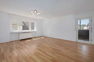 Helle 2-Zimmer-Wohnung mit EBK und Garage!