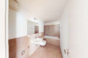 Stilvolle 2-Zimmer-Wohnung mit Balkon und Parkettboden – Dachauer Straße 184, 80992 Alt-Moosach, München – Vorschaubild 7