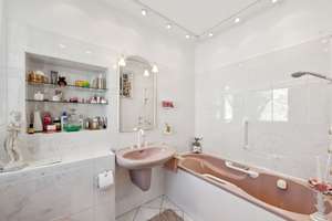 Property thumbnail 12