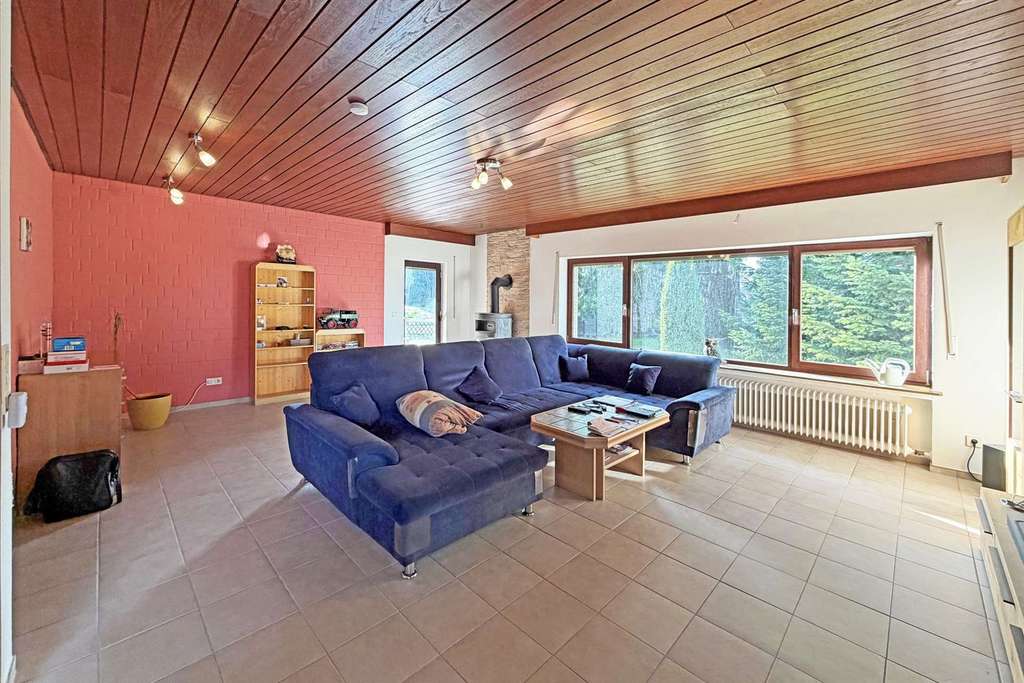 Immobilie in Morbach - Hinzerath: EFH mit Garage und schönem Garten in Ortsrandlage und Blick auf den historischen Bahnhof! - Bild 2