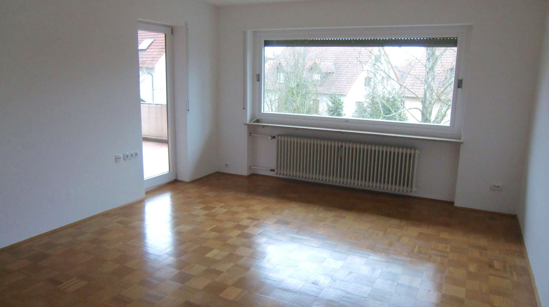 Immobilie in Möhrendorf - Gepflegtes Dreifamilienhaus in Ortslage - Bild 1