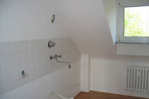 Gepflegte 3-Zimmer Wohnung im DG in Mönchengladbach-Neuwerk – Engelblecker Str. 212, 41066 Neuwerk-Mitte, Mönchengladbach – Vorschaubild 4