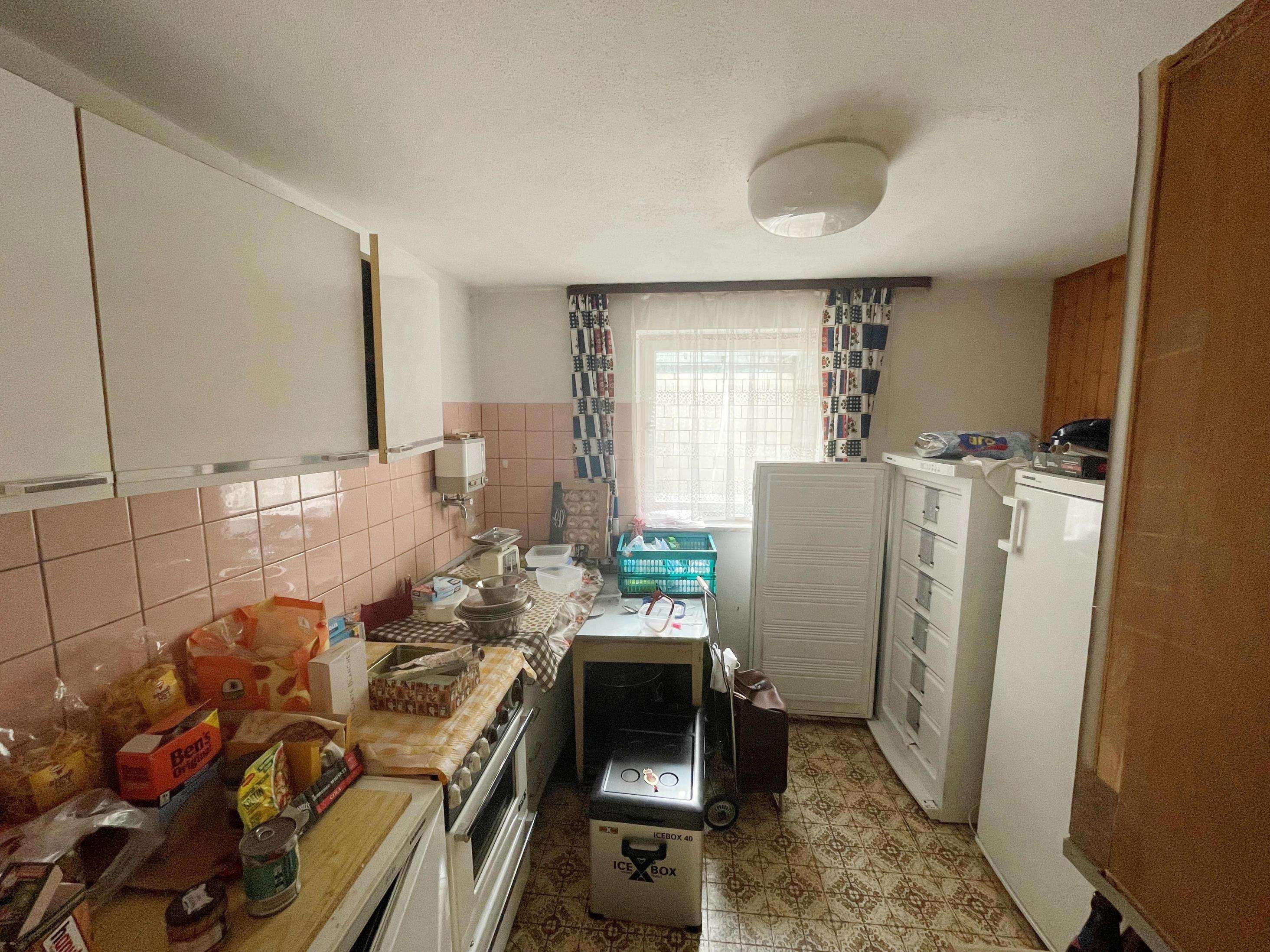 Immobilie in Hasel - Großzügiges Haus sucht Ihre Ideen zur neuen Nutzung - Bild 1