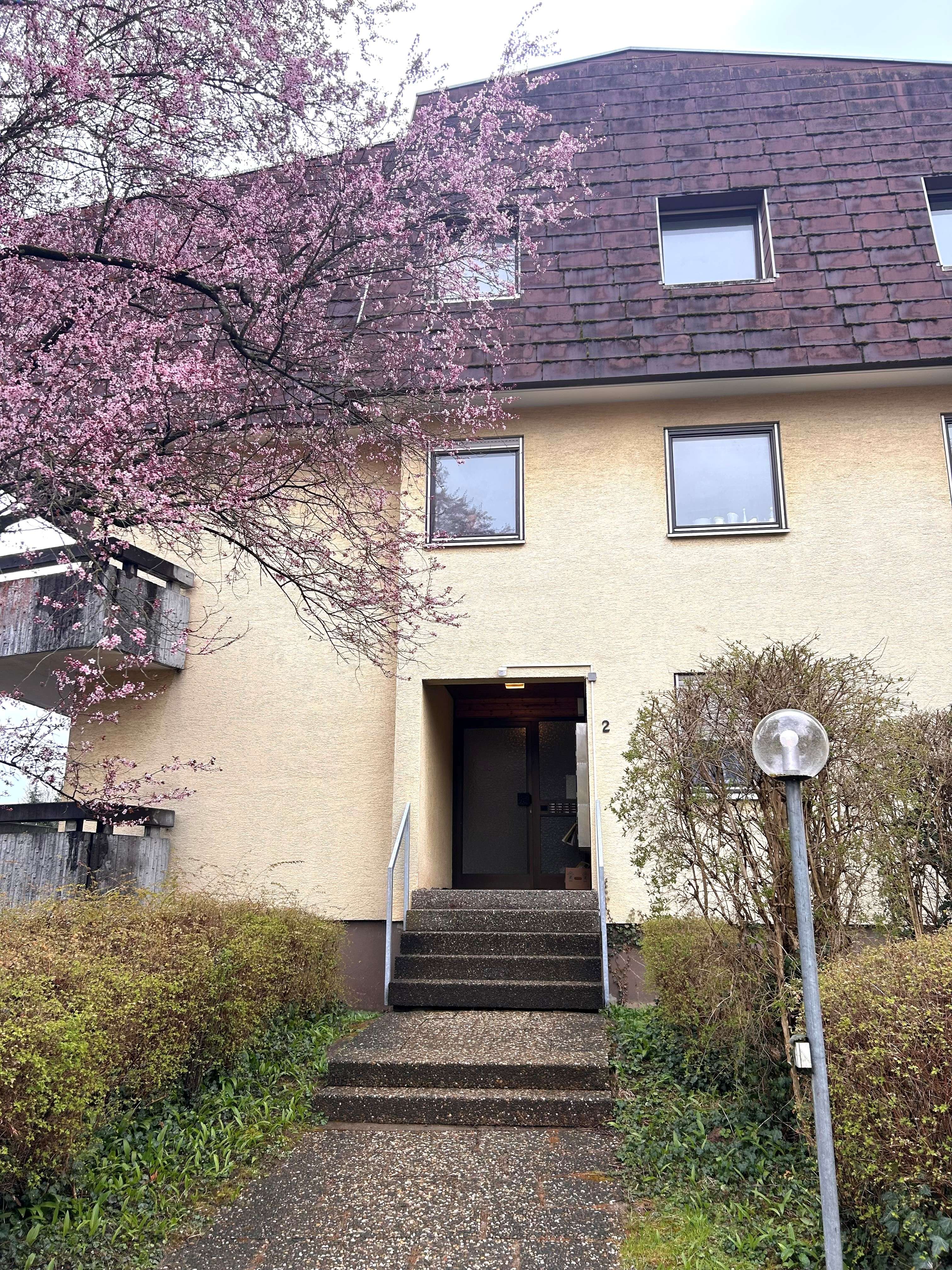 2 Zimmer Wohnung mit Gestaltungspotenzial im beliebten Tübinger Osten, Tübingen Kreis – Bild 1