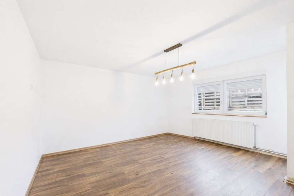 Immobilie in Wendeburg - 225 qm-Wohntraum auf drei Etagen! 2023 rundsaniertes Ein-/Zweifamilienhaus in Meerdorf bei Peine! - Bild 4