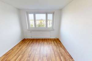 Lichterhellte 3-Raum-Wohnung mit Wintergarten – Bahnhofstr. 70, 9111 Zentrum, Chemnitz – Vorschaubild 3