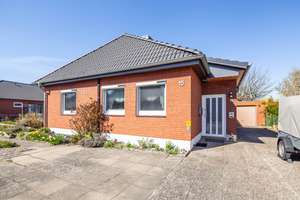 Flexibles Wohnhaus mit separatem Wohnbereich im Anbau in ruhiger Lage von Burg auf Fehmarn – Die vollständige Adresse der Immobilie erhältst du vom Anbieter., 23769 Fehmarn – Vorschaubild 2