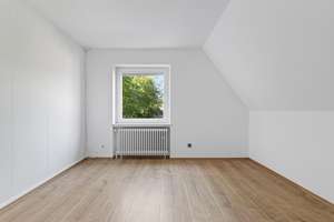 2015 komplett modernisiert ! Maisonette-Wohnung mit ca. 142 m² Wohnfläche & 2 TG-Stellplätzen – Die vollständige Adresse der Immobilie erhältst du vom Anbieter., 22149 Rahlstedt, Hamburg – Vorschaubild 15