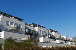 Helle 1-Zimmerwohnung mit Balkon, EBK, Stellplatz in Fellbach, S-Bahn Nähe – Pestalozzistraße 94, 70736 Fellbach – Vorschaubild 1