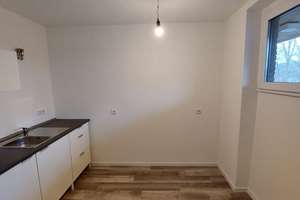 Hier ist die Einbauküche schon drin! Sanierte 2 Zimmer Wohnung mit Balkon in Krefeld! – Kempener Allee 162, 47803 Benrad-Nord, Krefeld – Vorschaubild 8