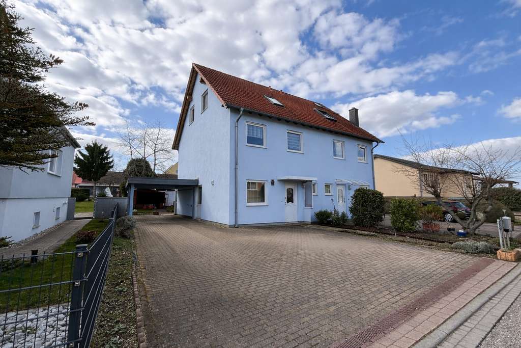 Immobilie in Goseck - Geräumiger Rückzugsort in Goseck: Ruhe, Privatsphäre und beste Anbindung im Saale-Unstrut-Gebiet! - Bild 0