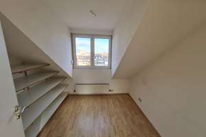 Helle 2,5-Zimmerwohnung mit traumhaftem Balkon über den Dächern vom Werderplatz – Werderstraße 51, 76137 Südstadt, Karlsruhe – Vorschaubild 9
