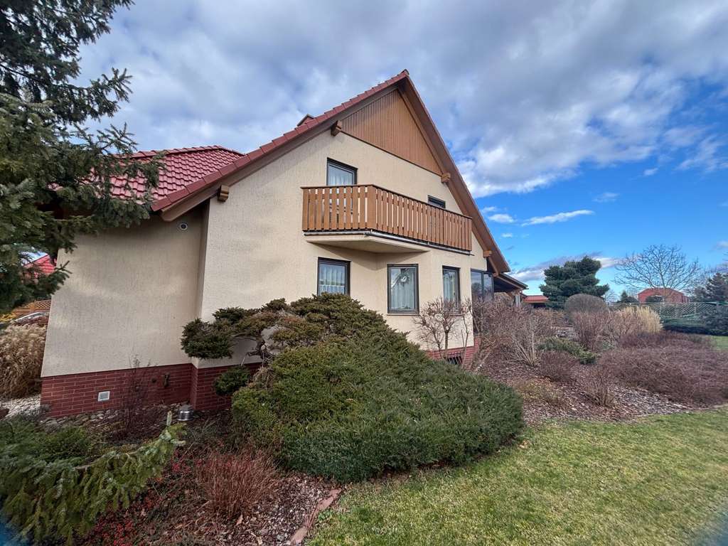 Immobilie in Ebersbach - Schönes Einfamilienhaus in Ebersbach im nördlichen Speckgürtel von Dresden - Bild 1