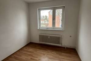 Ihre neue 3-Zimmer-Wohnung mit Weitblick in Gebhardshagen mit attraktivem Renovierungsbonus – Eichenweg 4, 38229 Gebhardshagen, Salzgitter – Vorschaubild 2