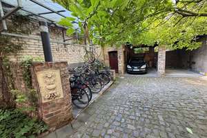 Außergewöhnlicher Bungalow mit Turm und Kaminzimmer in Toplage Köln-Altstadt-Süd – 50676 Altstadt/Süd, Köln – Vorschaubild 32