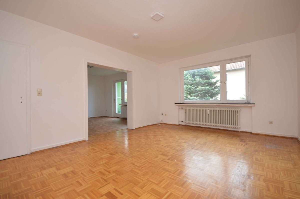 Großzügige 3-Zimmer-Wohnung zum Modernisieren mit Balkon in ruhiger Lage., Goslar Kreis – Bild 3