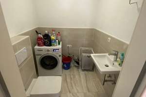 Modernisierte 3-Zimmer-Wohnung mit Balkon und EBK in Stuttgart – Die vollständige Adresse der Immobilie erhältst du vom Anbieter., 70378 Mühlhausen (Ortsteil), Stuttgart – Vorschaubild 2