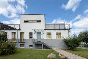 Lichtdurchflutetes Townhouse mit direktem Wasserzugang